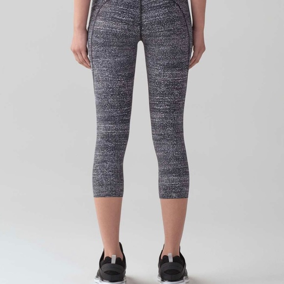 Lululemon Fast & Free Crop 19” Nulux, EUC - Picture 8 of 9